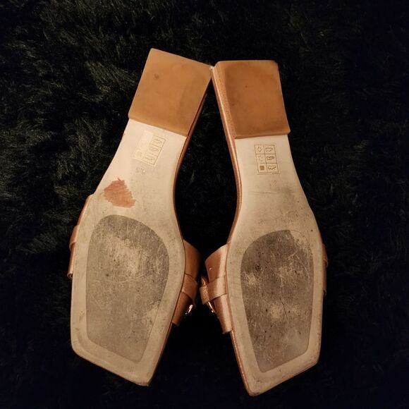 Jeffrey Campbell Gold Satin slide sandal. Size 6.5 - Picture 3 of 5